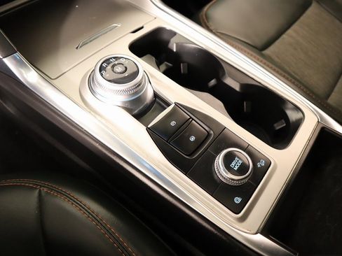 Used 2022 Ford Explorer Timberline image 9