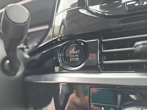 New 2025 Nissan Pathfinder SL image 27