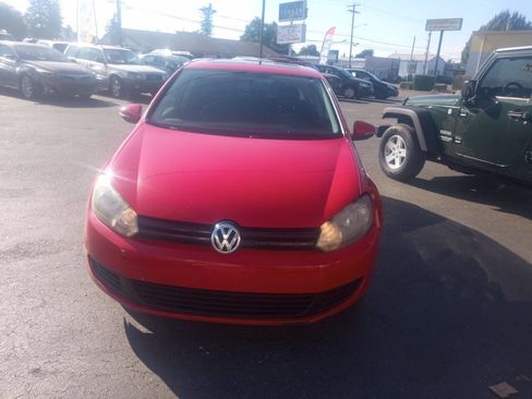 Used 2011 Volkswagen Golf 4-Door image 12