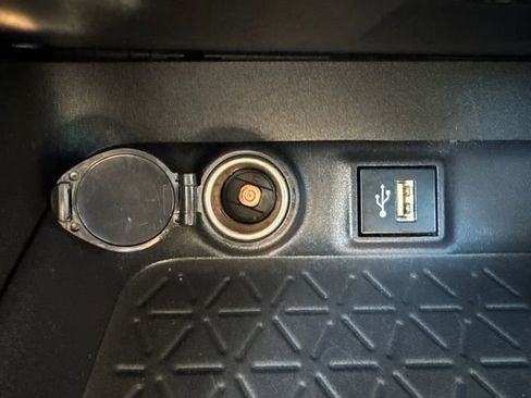 Used 2025 Toyota RAV4 XLE Premium image 34