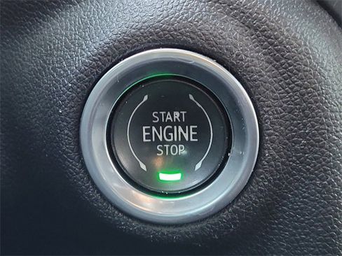 Used 2021 Chevrolet Silverado 1500 LT image 30