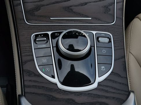 Used 2018 Mercedes-Benz GLC 300 4MATIC image 29