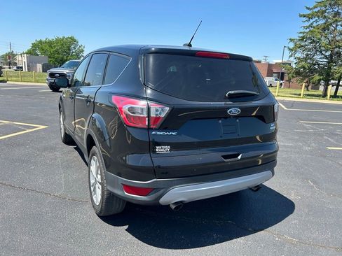 Used 2017 Ford Escape SE FWD image 4