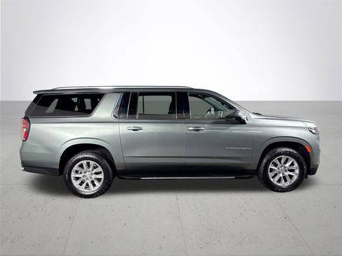 Used 2023 Chevrolet Suburban Premier image 5