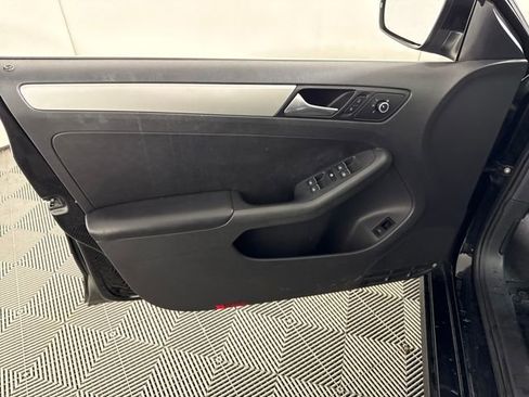 Used 2014 Volkswagen Jetta SE image 18