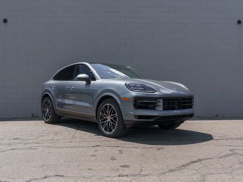 New 2026 Porsche Cayenne Coupe AWD/4WD image 9