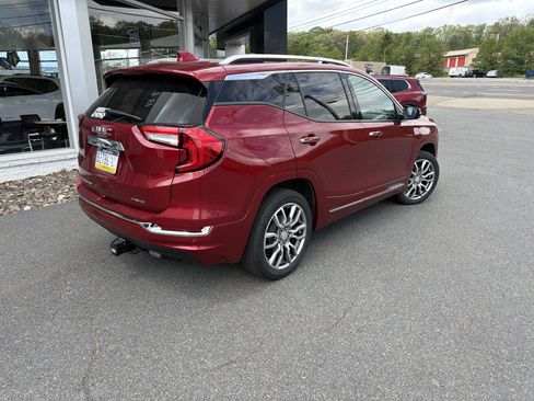 Used 2023 GMC Terrain Denali w/ Denali Premium Package AWD/4WD image 3