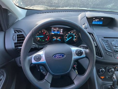 Used 2016 Ford Escape SE FWD image 7