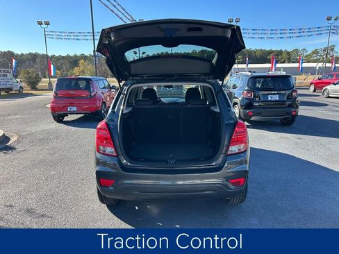 Used 2020 Chevrolet Trax LS w/ Tint and Cruise Package image 9
