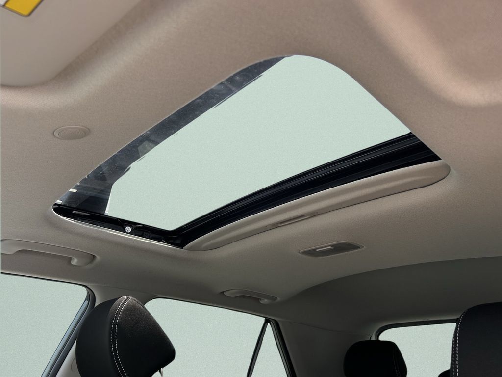 New 2026 Hyundai Venue SEL FWD image 23