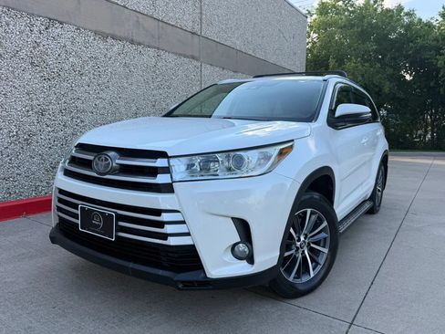 Used 2017 Toyota Highlander XLE AWD/4WD image 16