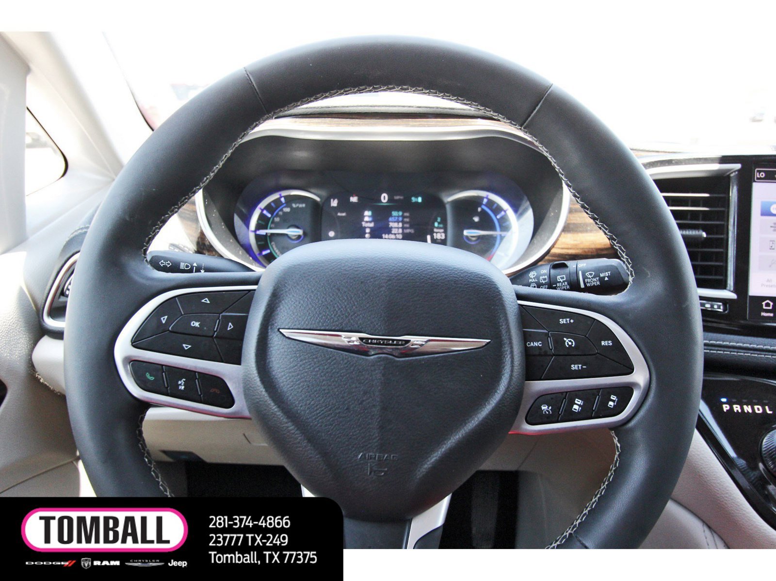 Used 2023 Chrysler Pacifica Limited FWD image 12
