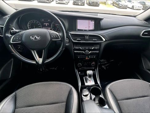 Used 2019 INFINITI QX30 w/ Navigation Package image 14