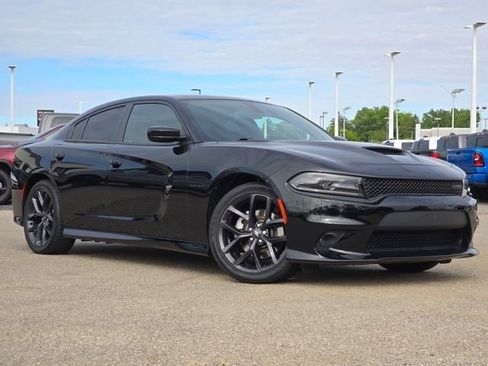 Used 2021 Dodge Charger R/T w/ Blacktop Package RWD image 2