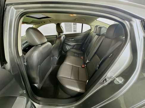 Used 2024 Nissan Sentra SR w/ SR Premium Package image 26