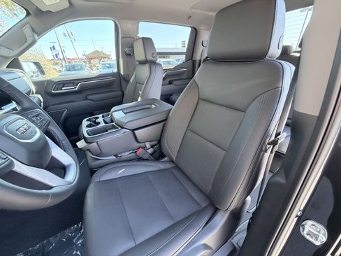 Used 2025 GMC Sierra 1500 SLT image 15