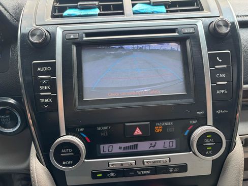 Used 2012 Toyota Camry XLE w/ Leather Pkg FWD image 18