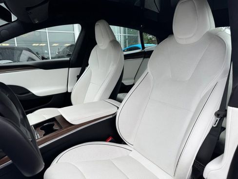 Used 2021 Tesla Model S Plaid image 10