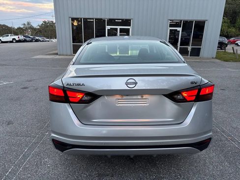 Used 2024 Nissan Altima 2.5 SV image 8