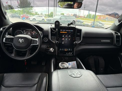 Used 2023 RAM 1500 Laramie AWD/4WD image 5