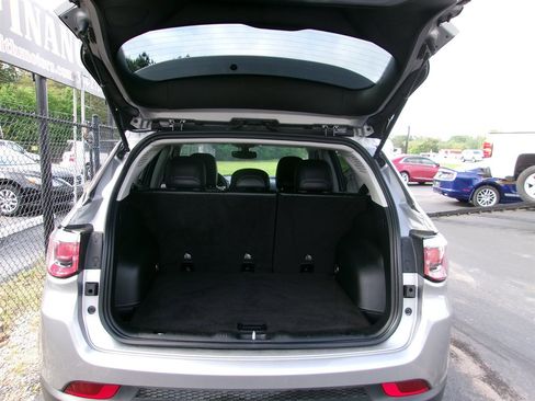 Used 2019 Jeep Compass Latitude w/ Popular Equipment Group image 13