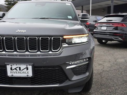 Used 2025 Jeep Grand Cherokee Limited AWD/4WD image 17