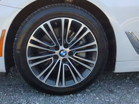 Used 2019 BMW 530i xDrive w/ Convenience Package AWD/4WD image 9