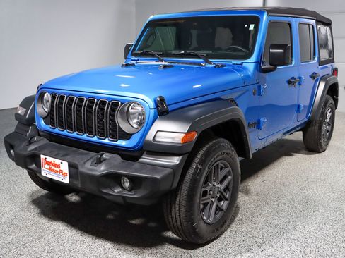 Used 2024 Jeep Wrangler Unlimited Sport image 29
