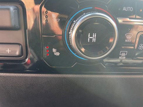 Used 2025 GMC Sierra 2500 SLE w/ Preferred Package image 41