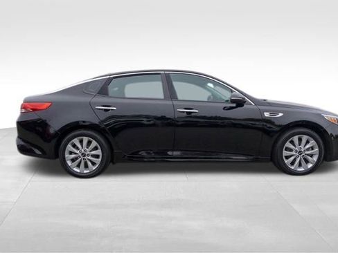 Used 2016 Kia Optima EX w/ Premium Package image 2