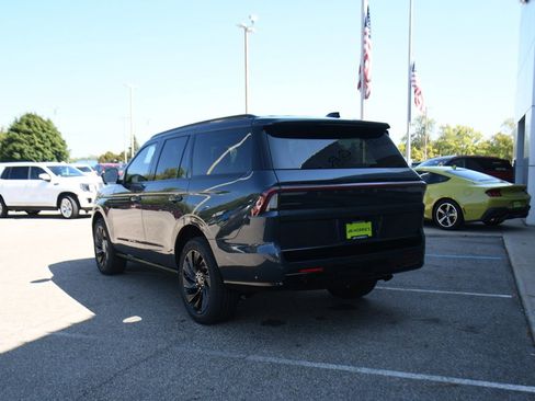 New 2025 Lincoln Navigator Reserve w/ Jet Appearance Package image 4