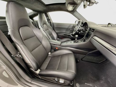 Certified 2018 Porsche 911 Carrera RWD image 29