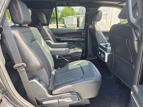 Used 2022 Ford Expedition Limited RWD image 16