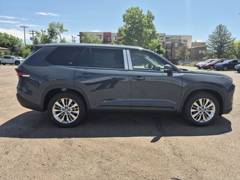 New 2026 Toyota Grand Highlander Platinum image 10