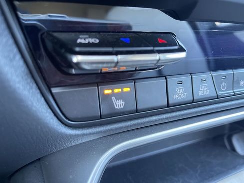 Used 2024 MAZDA CX-90 Plug-In Hybrid w/ Preferred AWD/4WD image 19