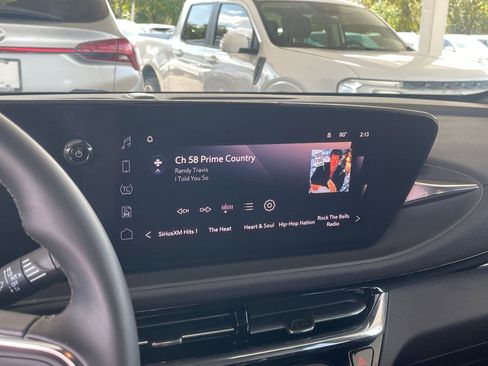 Used 2025 Buick Envista Sport Touring image 21