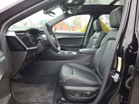 Used 2025 Jeep Wagoneer S Limited image 13