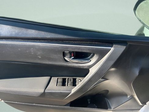 Used 2018 Toyota Corolla L image 20