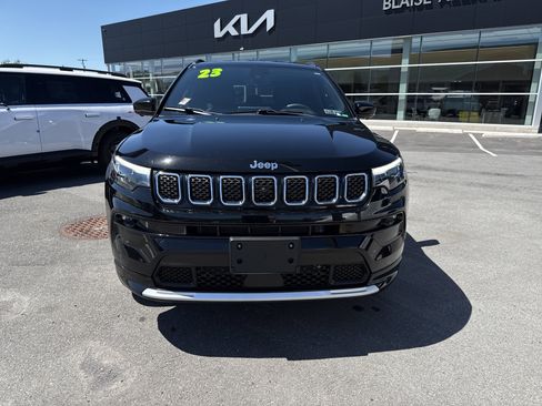 Used 2023 Jeep Compass Limited w/ Elite Group AWD/4WD image 9