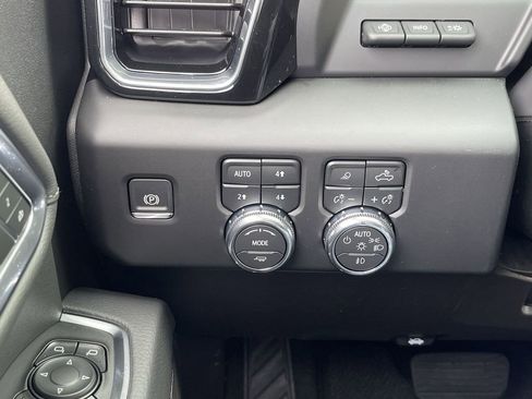 New 2026 GMC Sierra 2500 Denali w/ Denali Reserve Package image 18