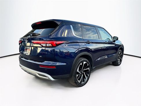 Used 2024 Mitsubishi Outlander SE image 7