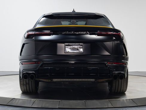 Used 2022 Lamborghini Urus image 52