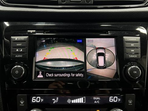 Used 2019 Nissan Rogue SL AWD/4WD image 12