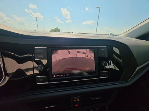 Used 2019 Volkswagen Jetta SE FWD image 19
