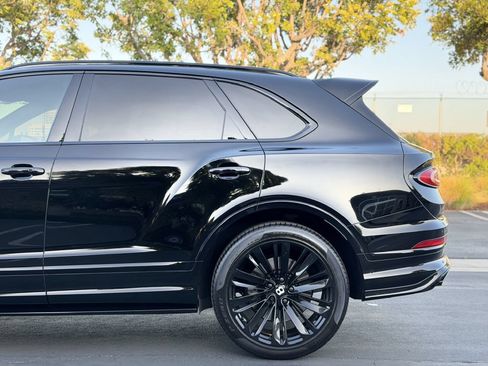 Used 2021 Bentley Bentayga Speed AWD/4WD image 15
