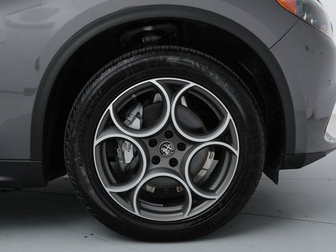 New 2025 Alfa Romeo Stelvio Sprint w/ Convenience Package AWD/4WD image 19