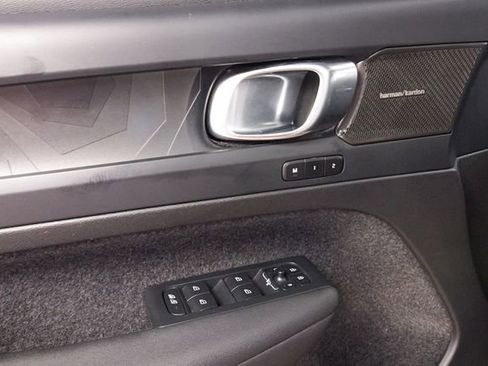 Certified 2023 Volvo C40 P8 Recharge Ultimate w/ Protection Package Premier AWD/4WD image 16