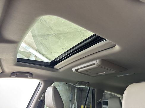 Used 2017 Honda Pilot Touring image 35