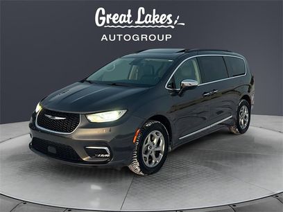 Used 2023 Chrysler Pacifica Limited