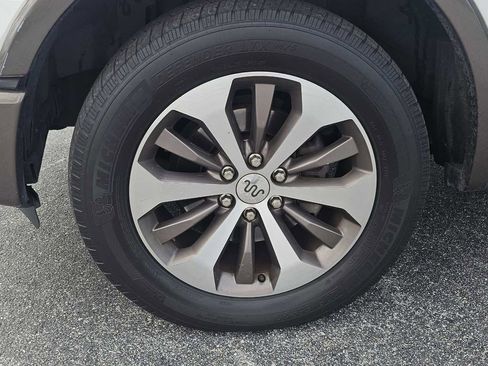 Used 2016 Ford F150 King Ranch w/ Equipment Group 601A Luxury image 5